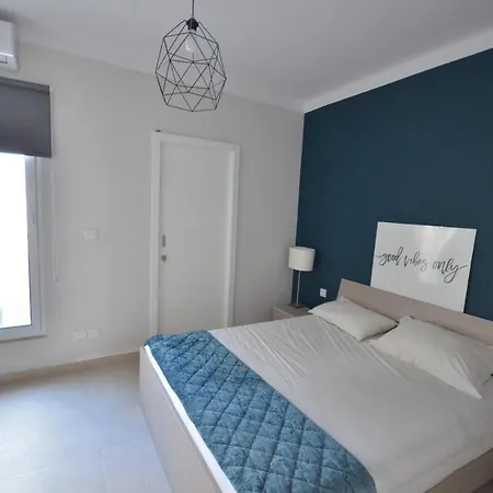 1 Bedroom Flat