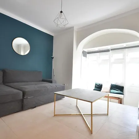 1 Bedroom Flat شقة *